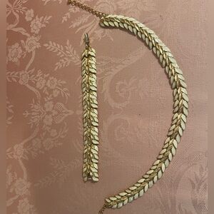 Vintage matching necklace and bracelet, costume jewelry set